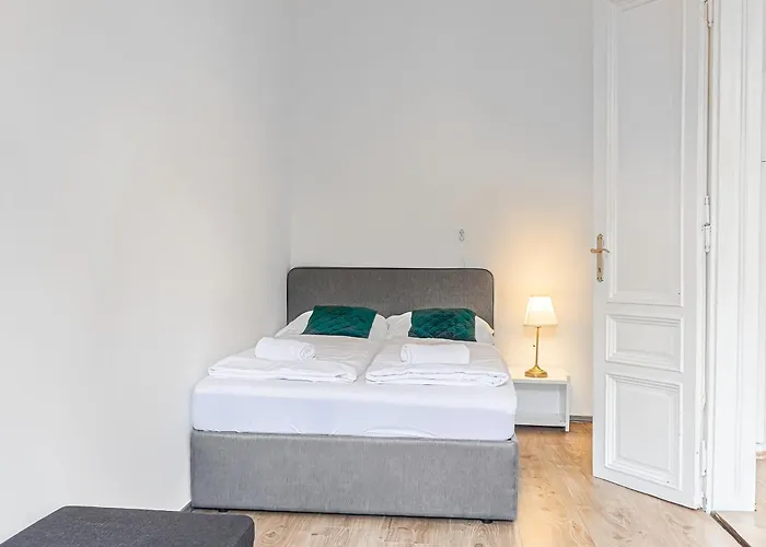 Apartment Attractive 2 Bedroom Near Akh Ideal For Wien