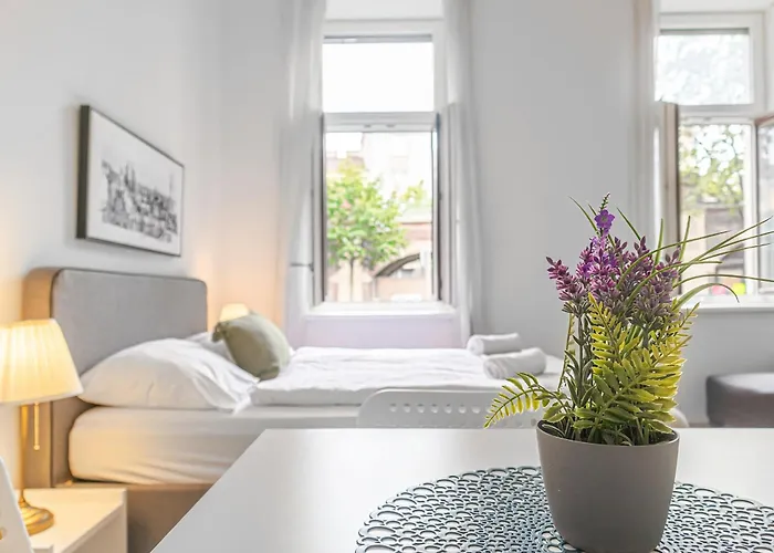 Attractive 2 Bedroom Near Akh Ideal For