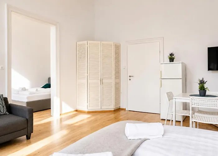 Attractive 2 Bedroom Near Akh Ideal For Apartment